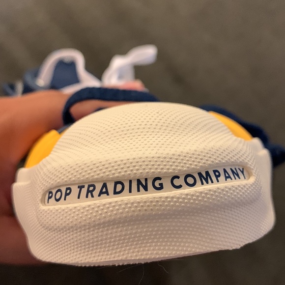 Converse - Picture 2 of 6